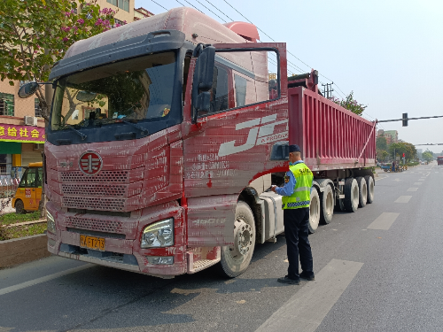 縣交通運(yùn)輸局持續(xù)深化“清風(fēng)2023”專項(xiàng)行動，筑牢道路機(jī)動車輛生產(chǎn)安全防線